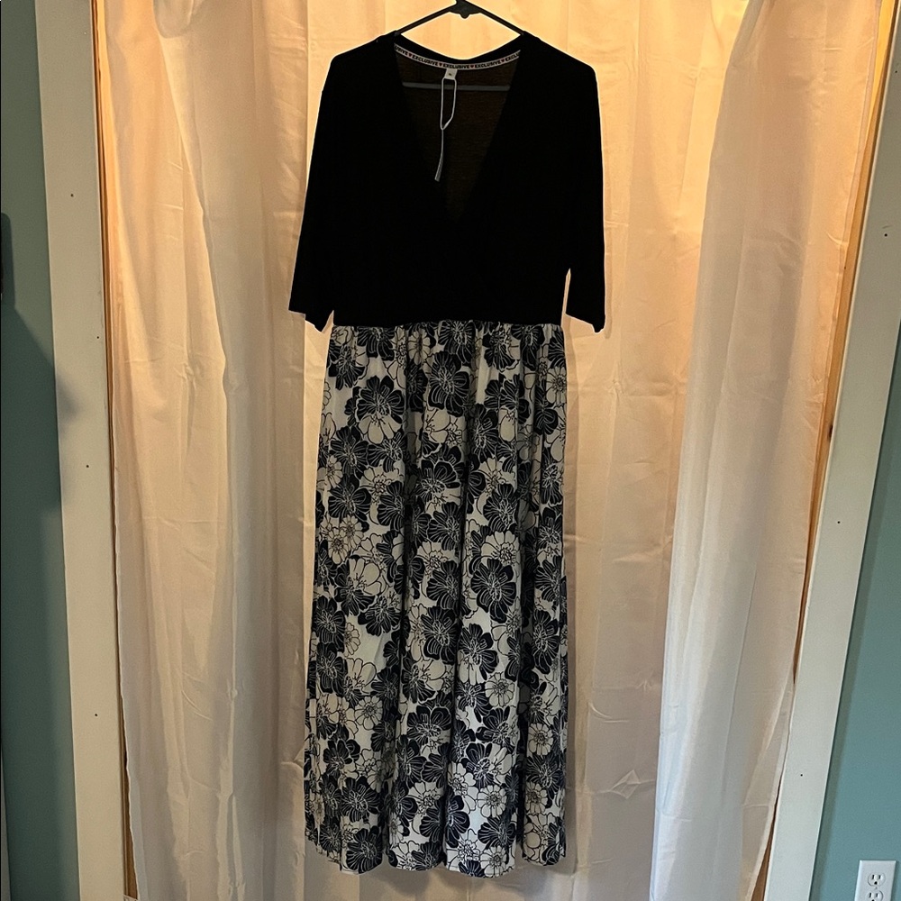 Exclusively Fancy Black and White Floral Long Sleeve Dress